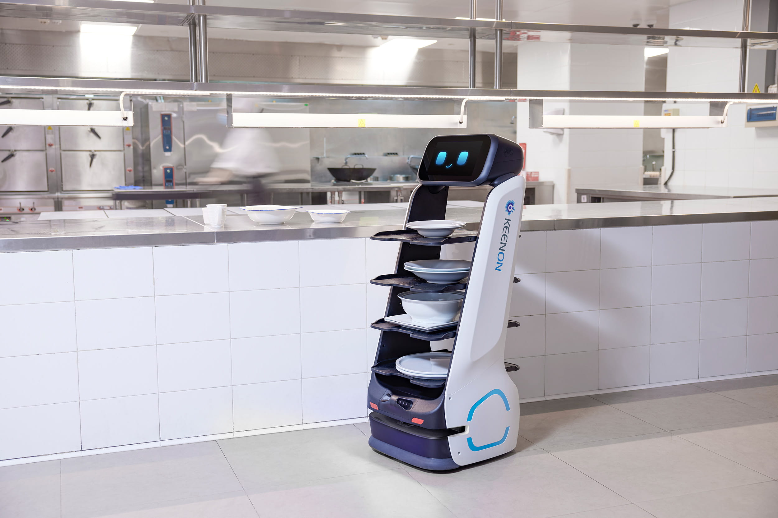 DINERBOT T9 en operación de servicio