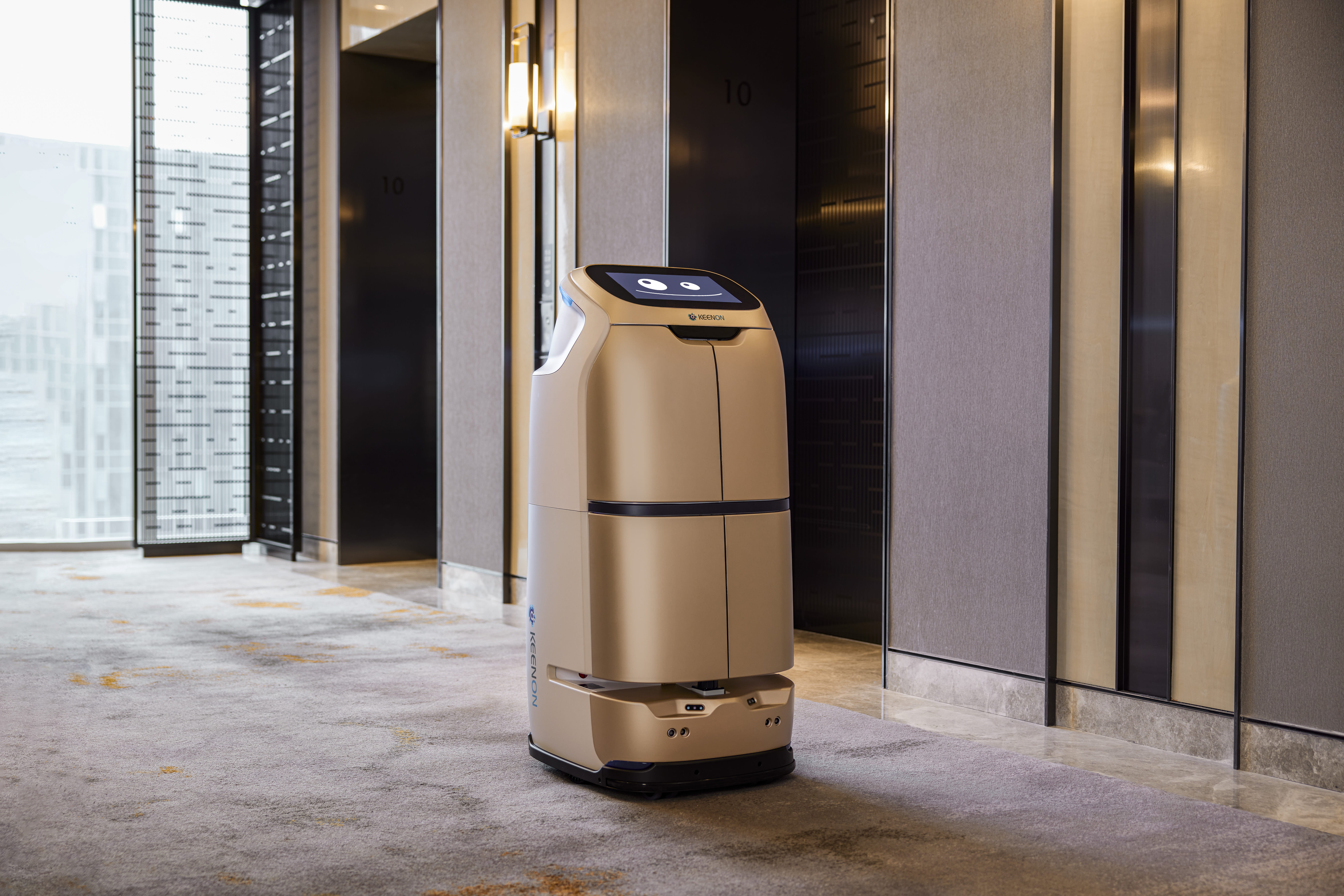 BUTLERBOT W3 en operación hotelera